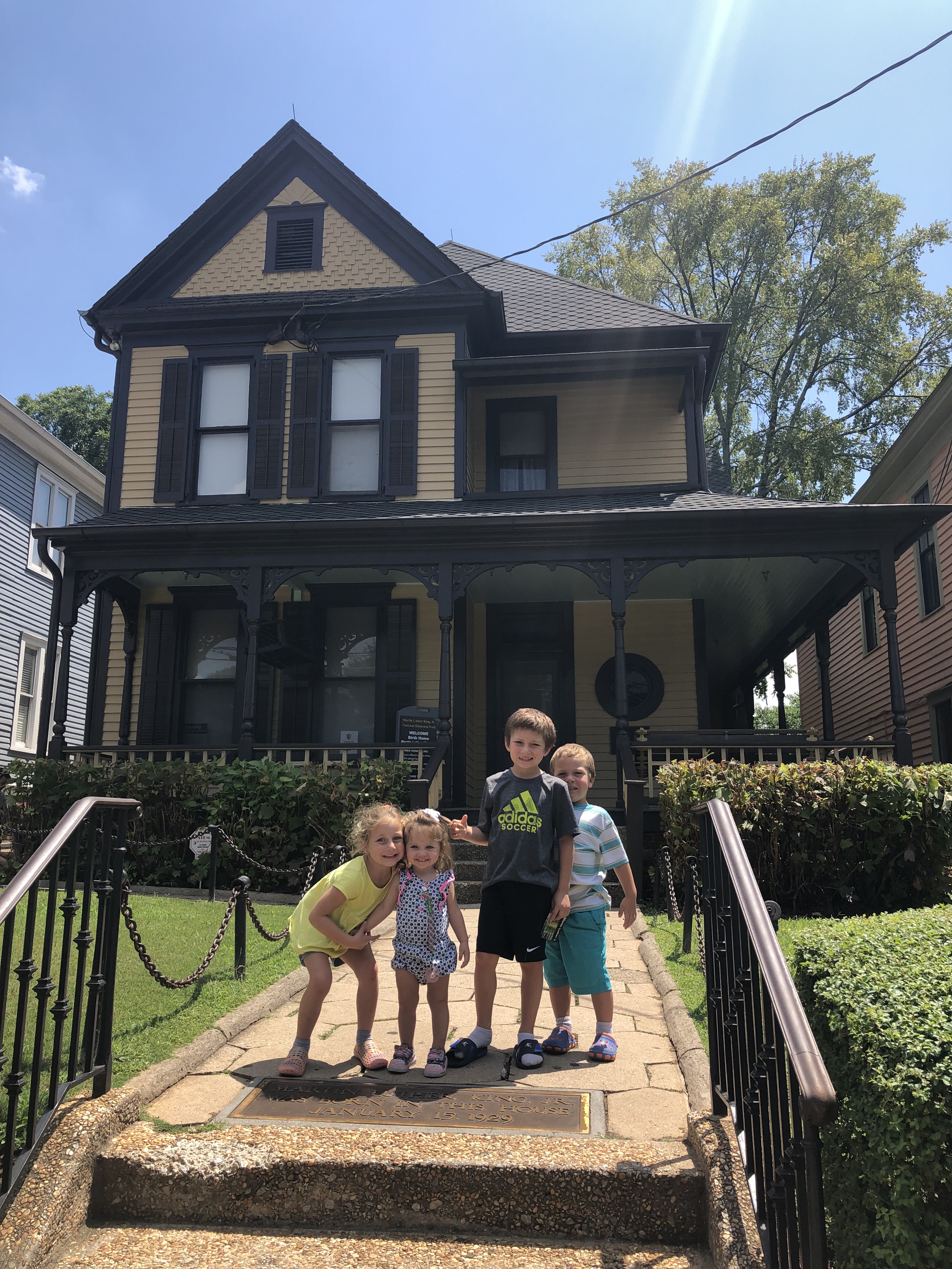 1FF8AFA9-B9FD-4BDA-BC64-F802BC851EEA