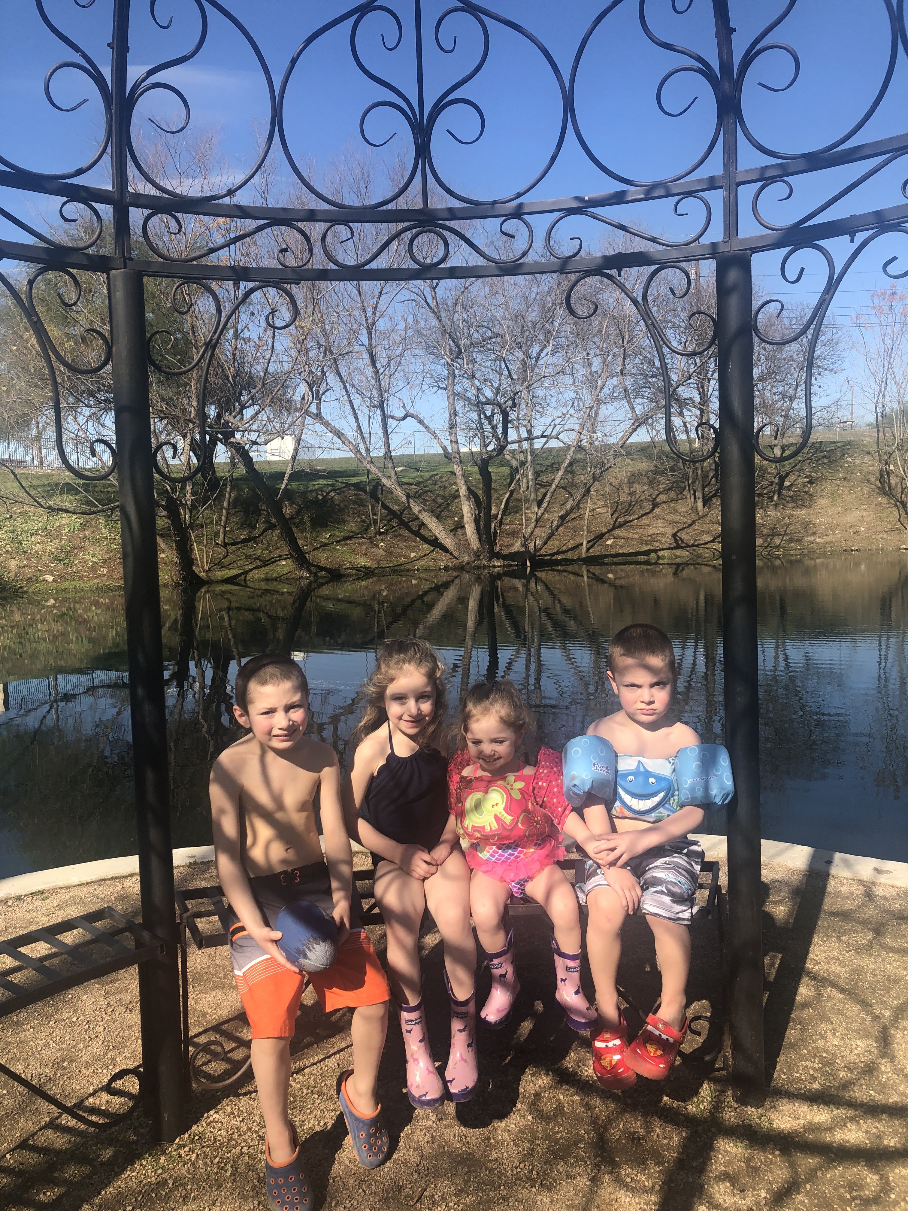 64F38121-22C8-410C-97D5-CD91B2B67AF6